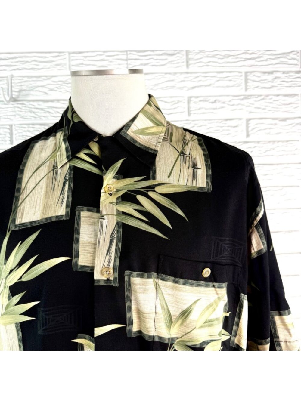 Vintage Bamboo Cay Mens Hawaiian Resort Wear Button Up Shirt Size Medium